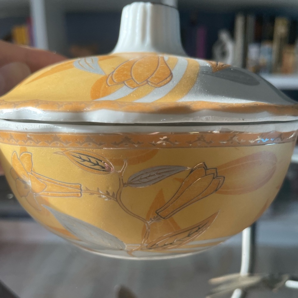 Handmade Ceramic Lidded Trinket Box - Picture 3 of 8